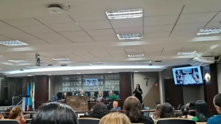 Aracruz debate segurança digital para crianças de até 5 anos em seminário