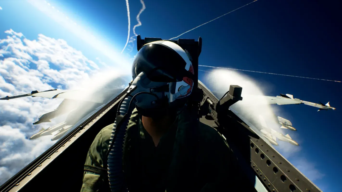 Piloto na cabine de um caça em Ace Combat 8: Wings of Theve