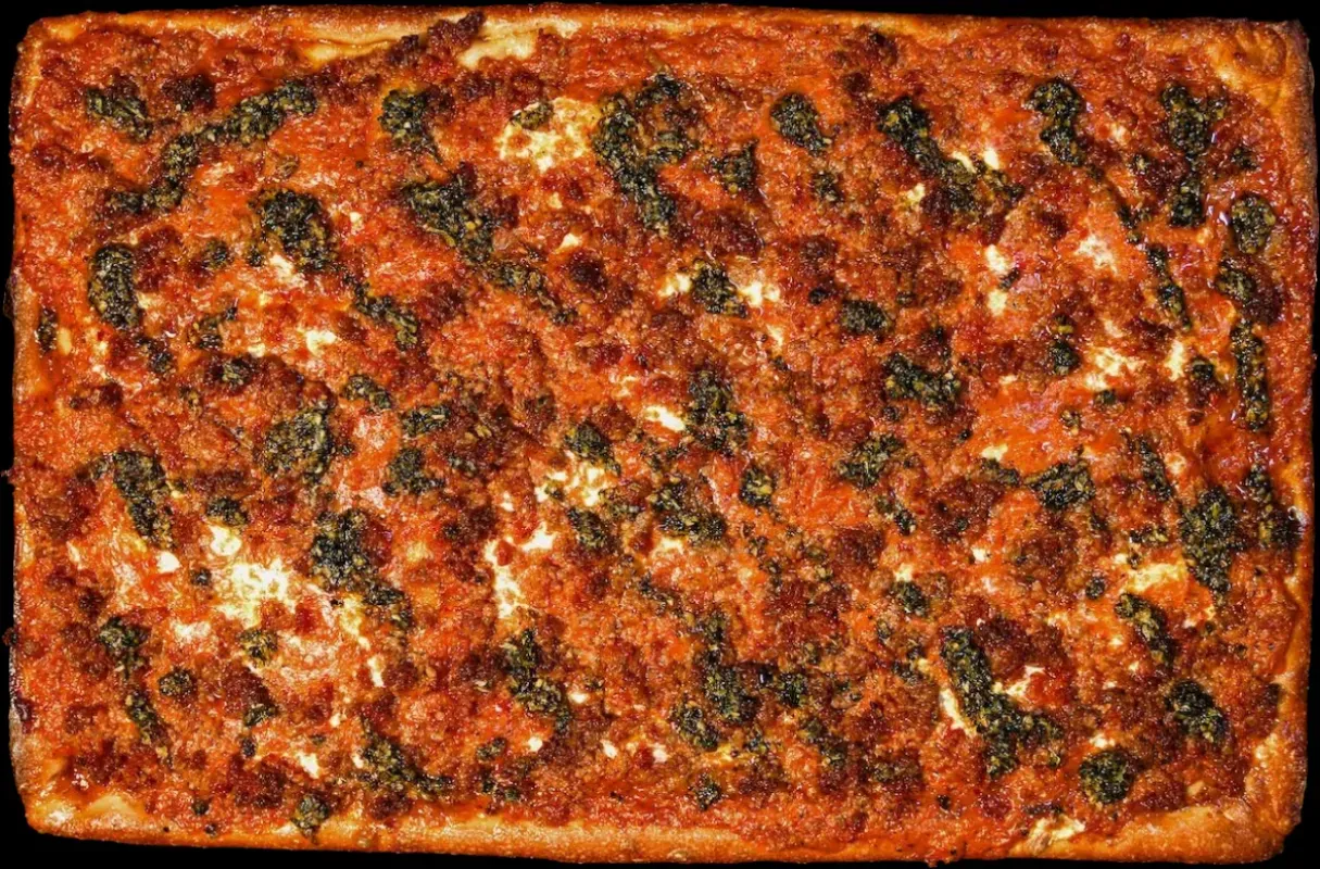 Emergence Pie, pizza temática de Gears of War: E-Day da Prince St. Pizza