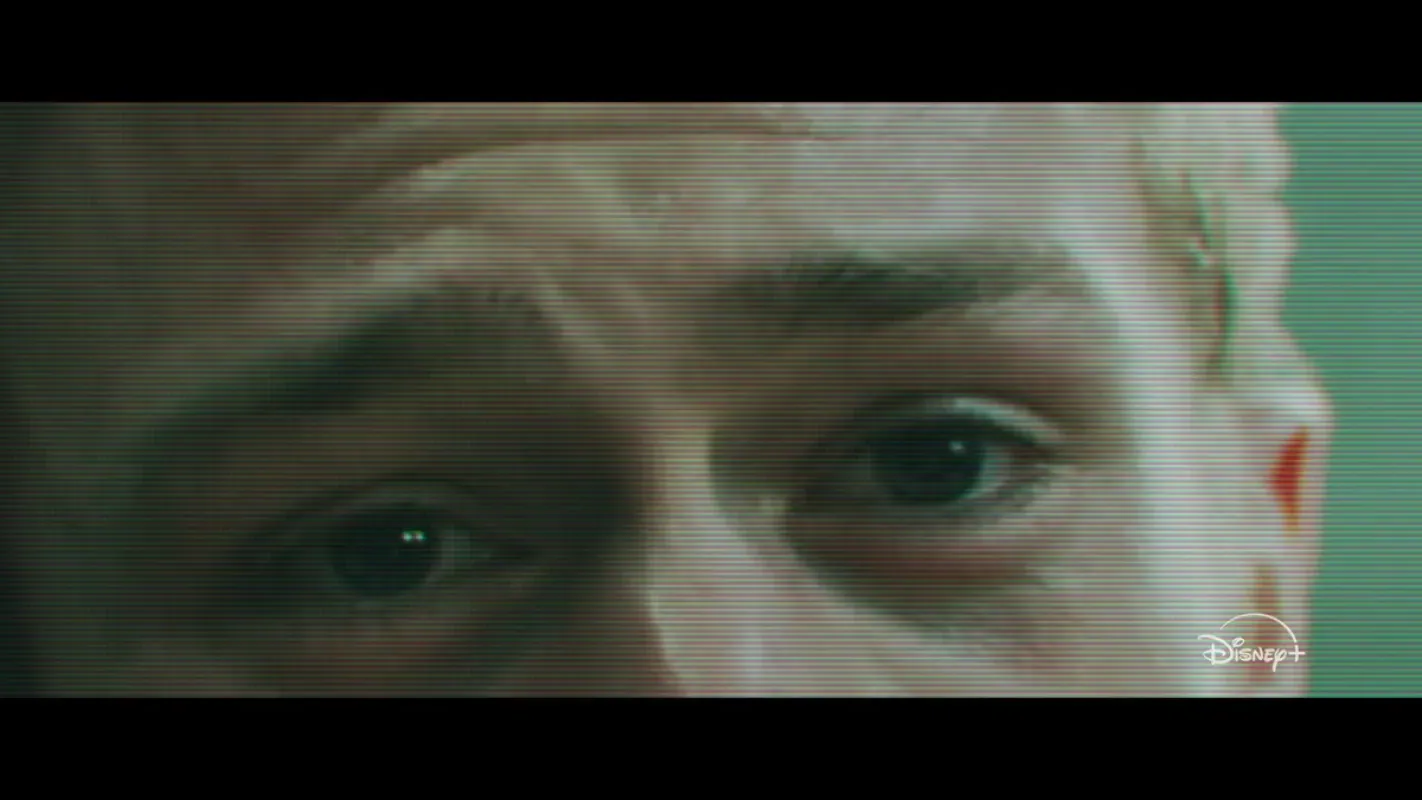 Close de personagem em cena do trailer oficial de VisionQuest