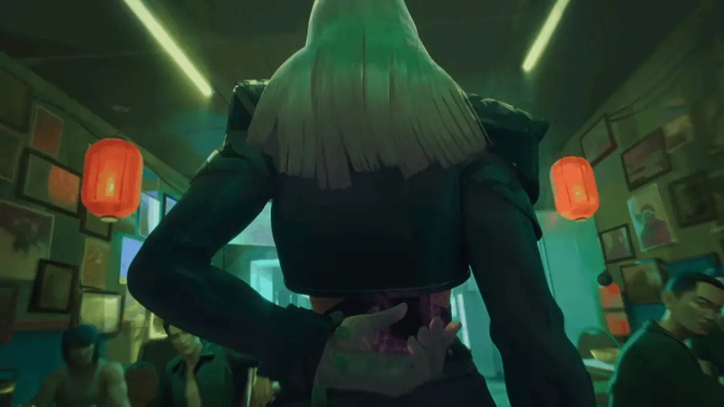Hush de costas em cena do trailer de VALORANT