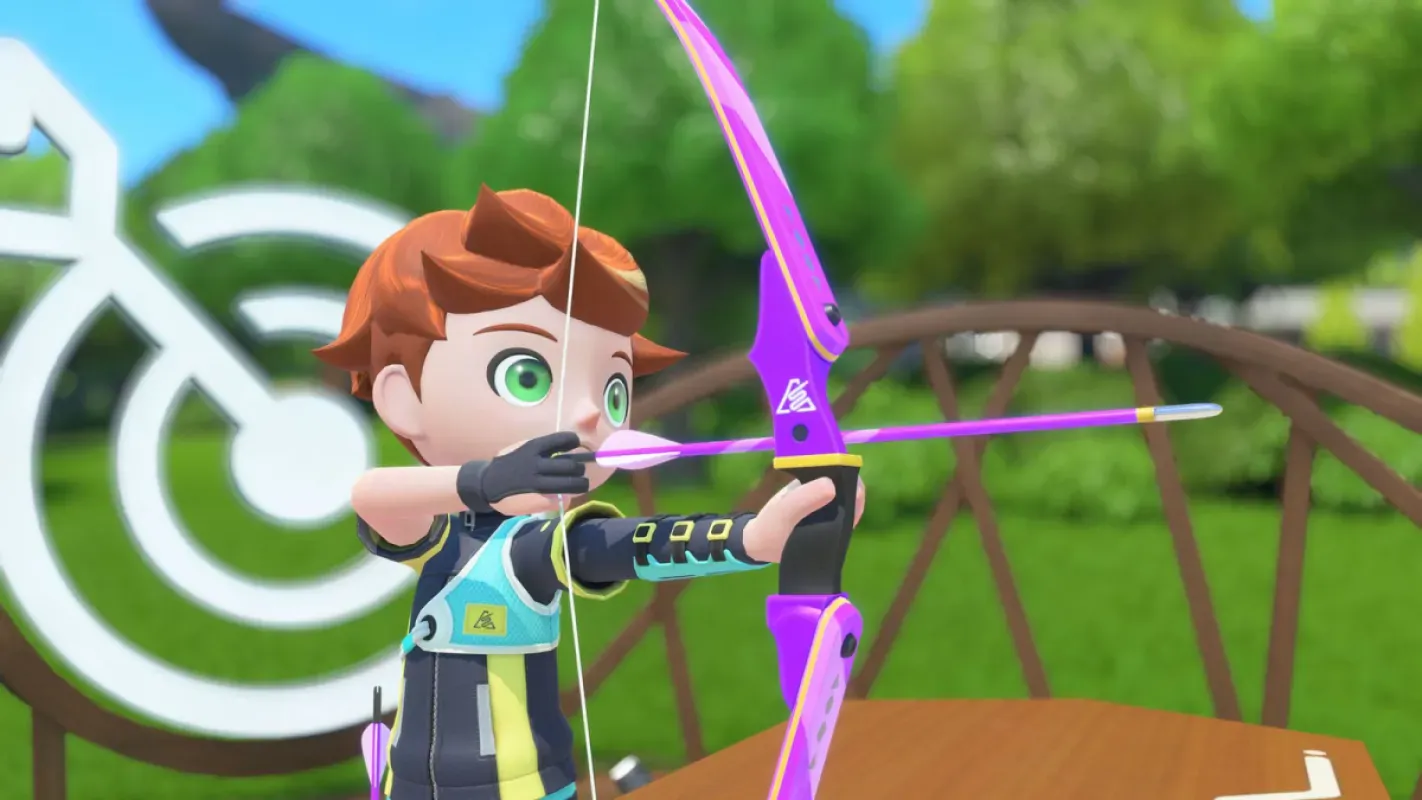 Personagem mira com arco e flecha em um alvo ao ar livre