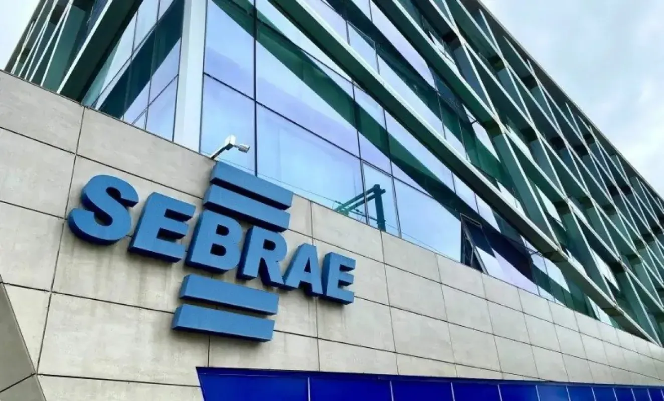 Fachada da sede do Sebrae com o logotipo da instituição
