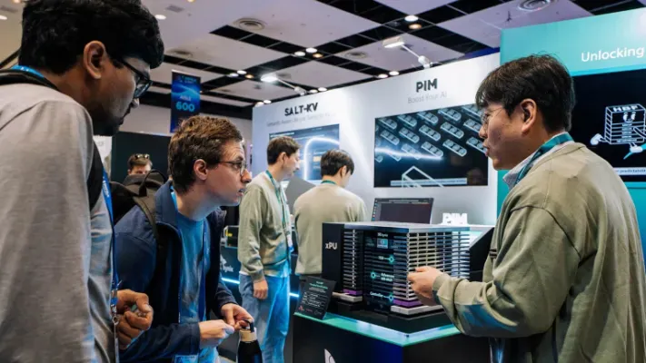 SK hynix revela H-TPU, processador leve para SSDs de IA e memórias HBF