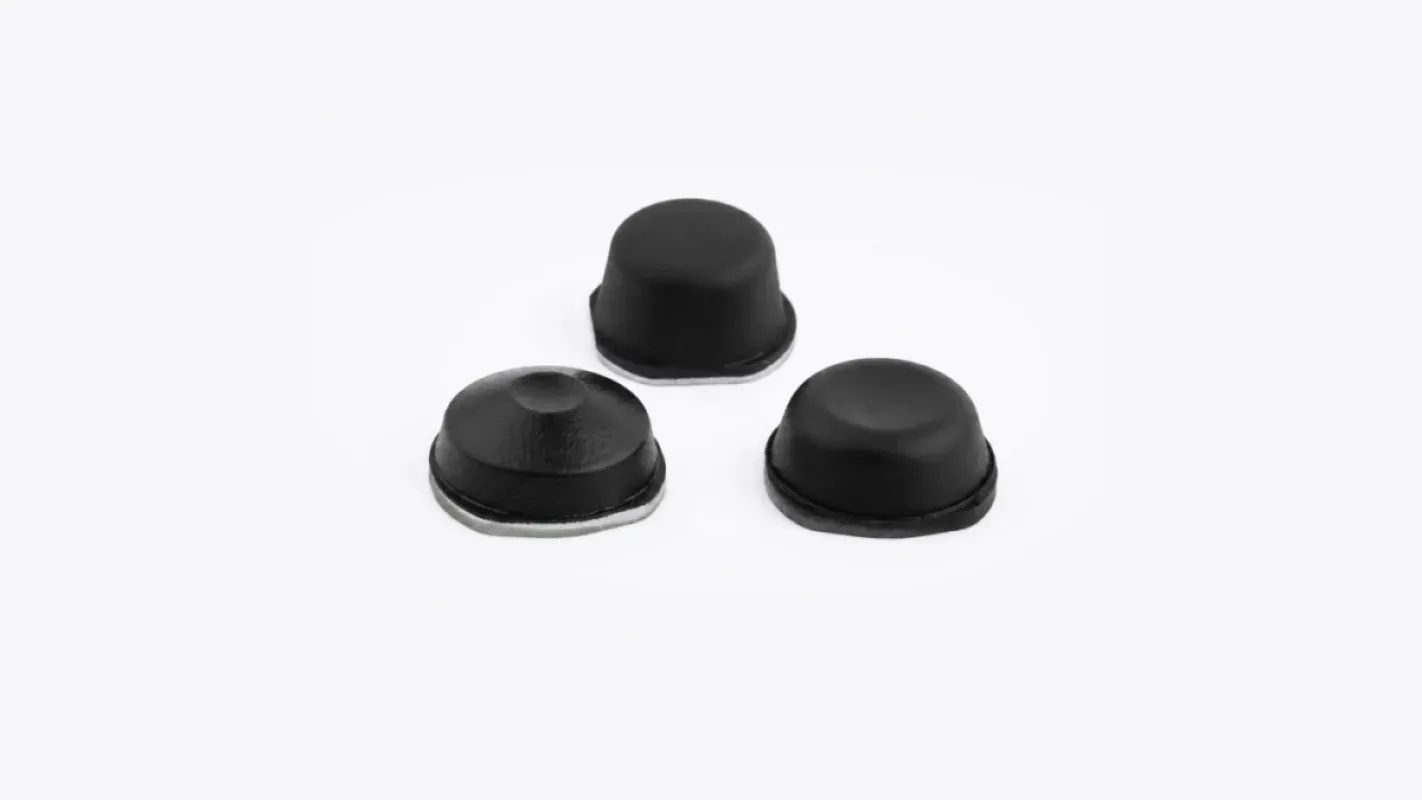 Detalhe da superfície de silicone GumiTap do controle BASH, da Axisray Lab